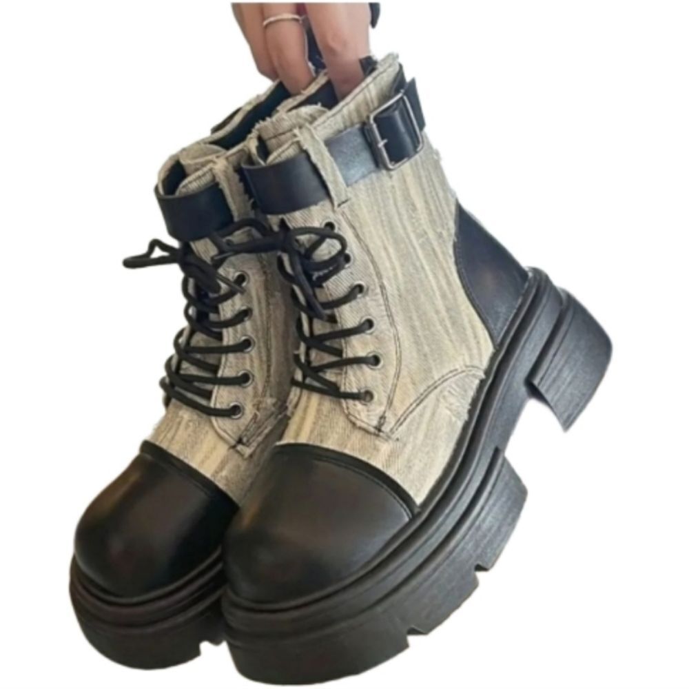 Lace-up combat boots sz 8
